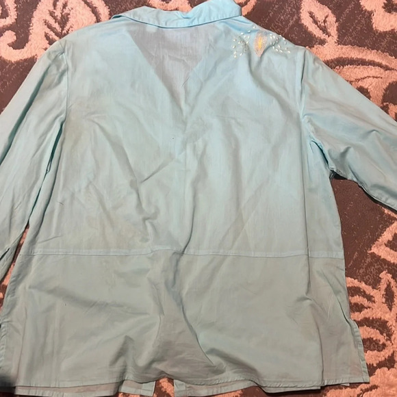 Jh collectibles women’s button front top. Excellent condition. Size 1 - Picture 5 of 5